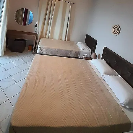 Aggeliki アパート ニキアナ