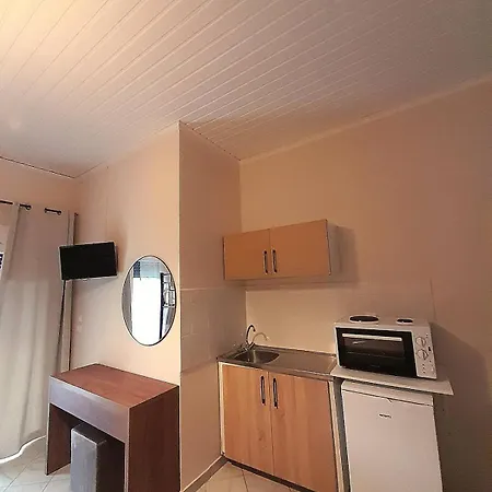 アパート Aggeliki ニキアナ