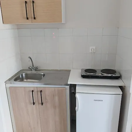 アパート Aggeliki ニキアナ